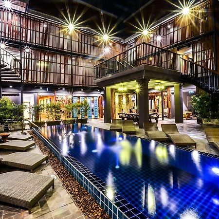 Lap Roi Karon Beachfront By Shanaya Esterno foto