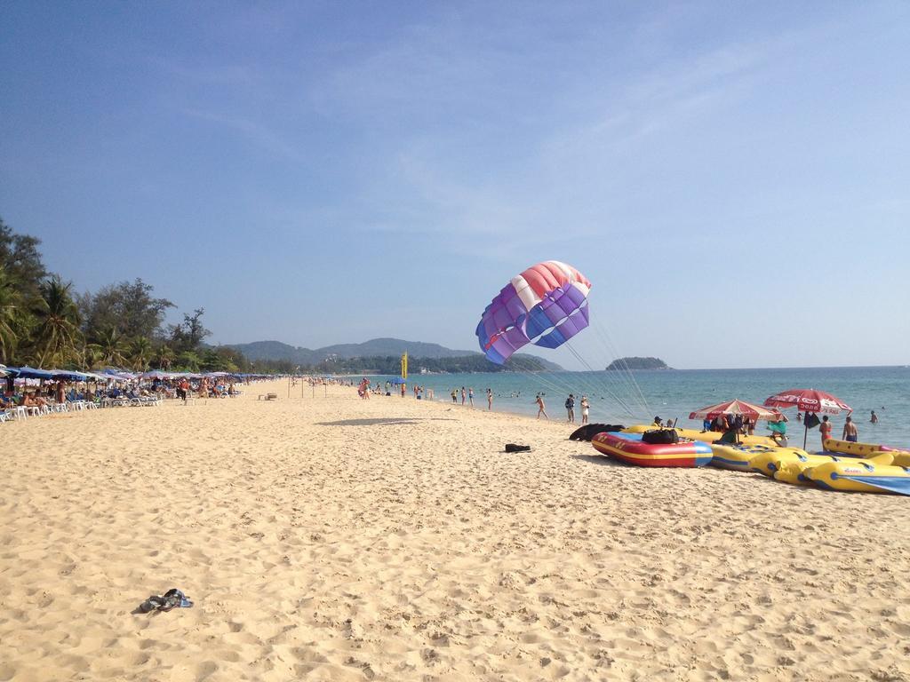 Lap Roi Karon Beachfront By Shanaya Esterno foto