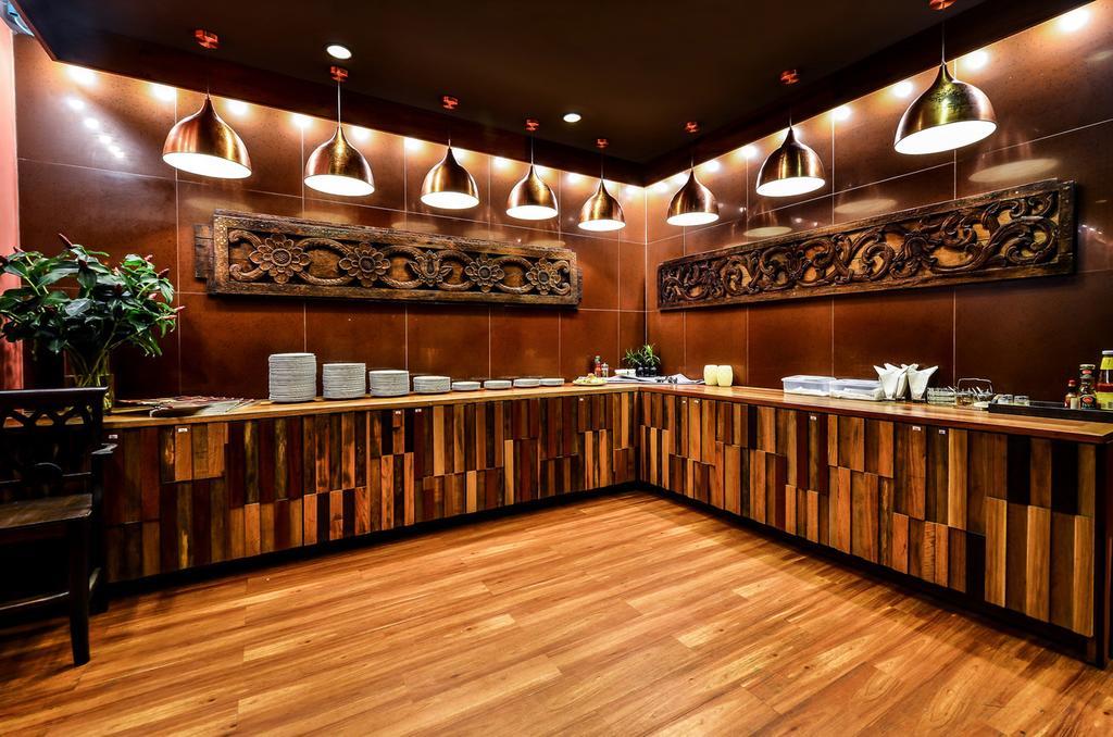 Lap Roi Karon Beachfront By Shanaya Esterno foto