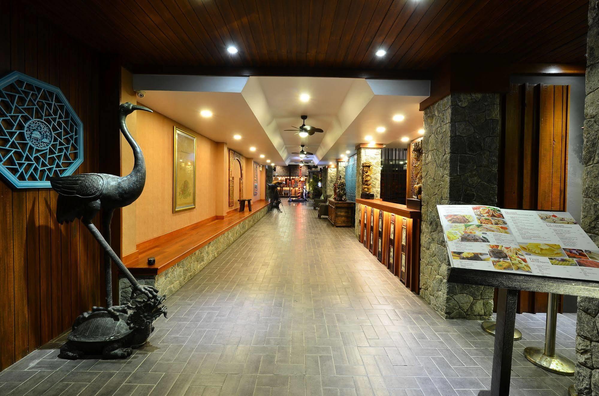 Lap Roi Karon Beachfront By Shanaya Esterno foto