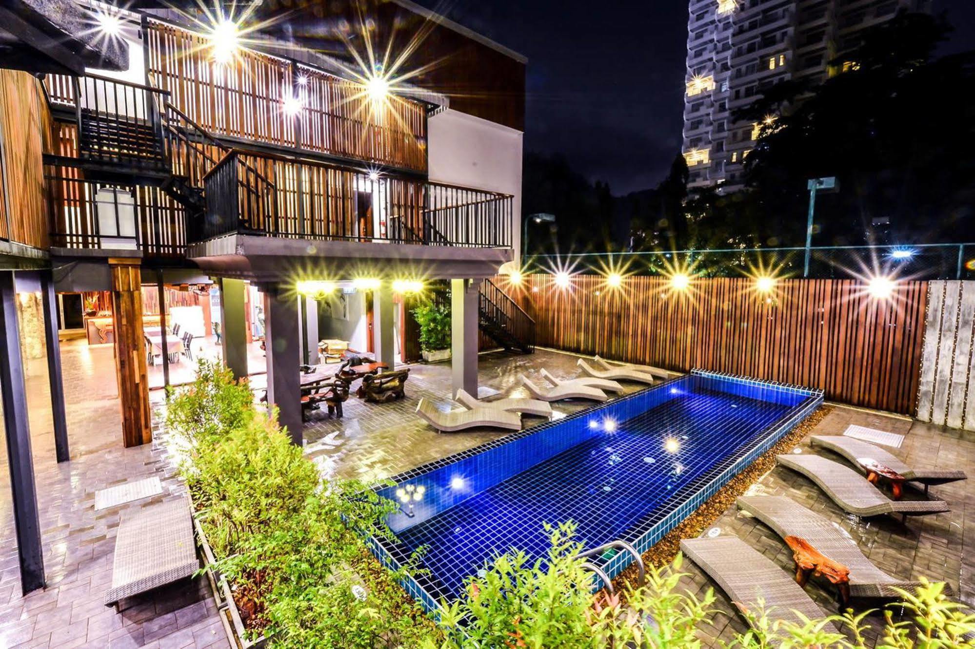 Lap Roi Karon Beachfront By Shanaya Esterno foto
