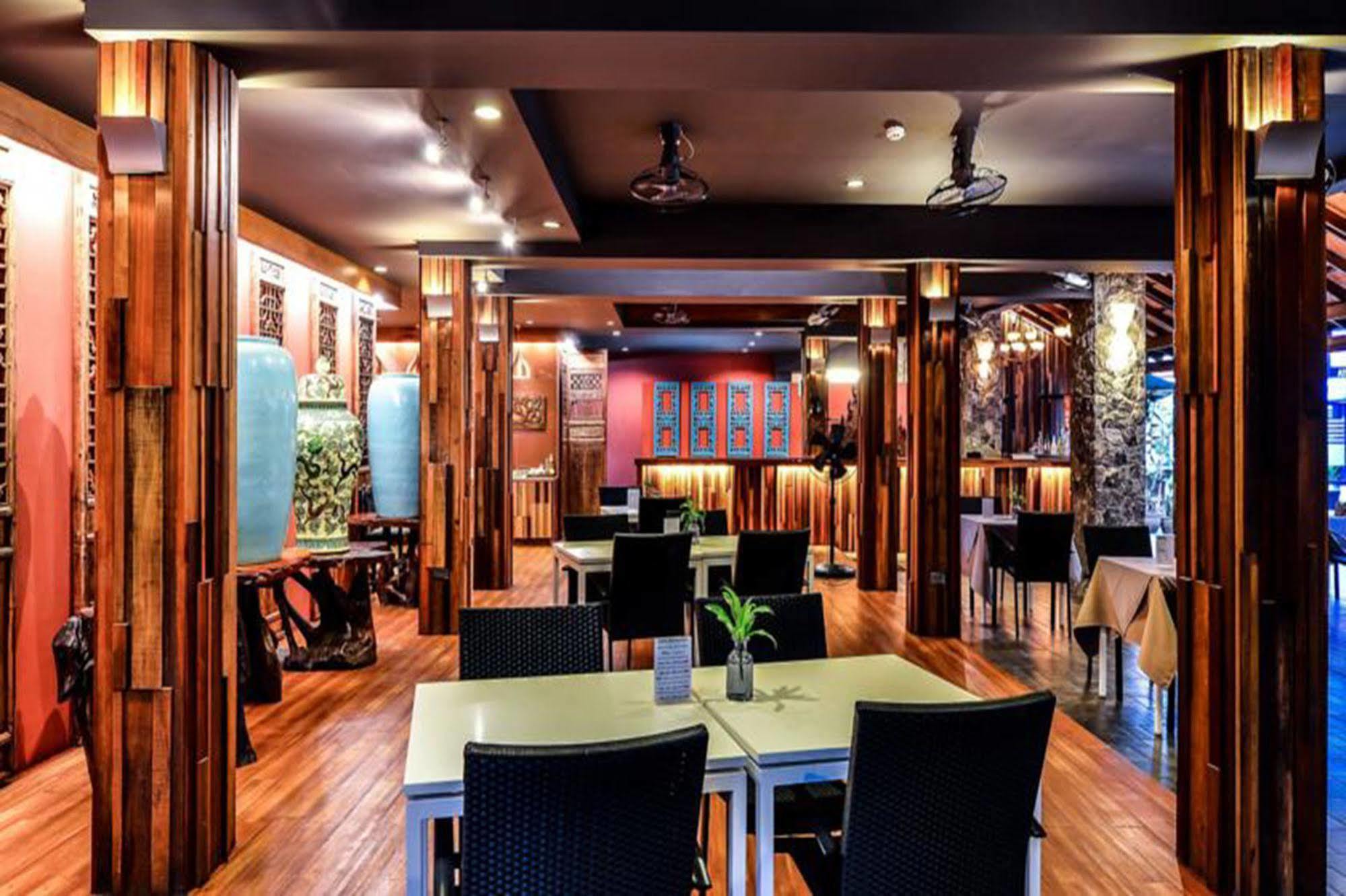 Lap Roi Karon Beachfront By Shanaya Esterno foto