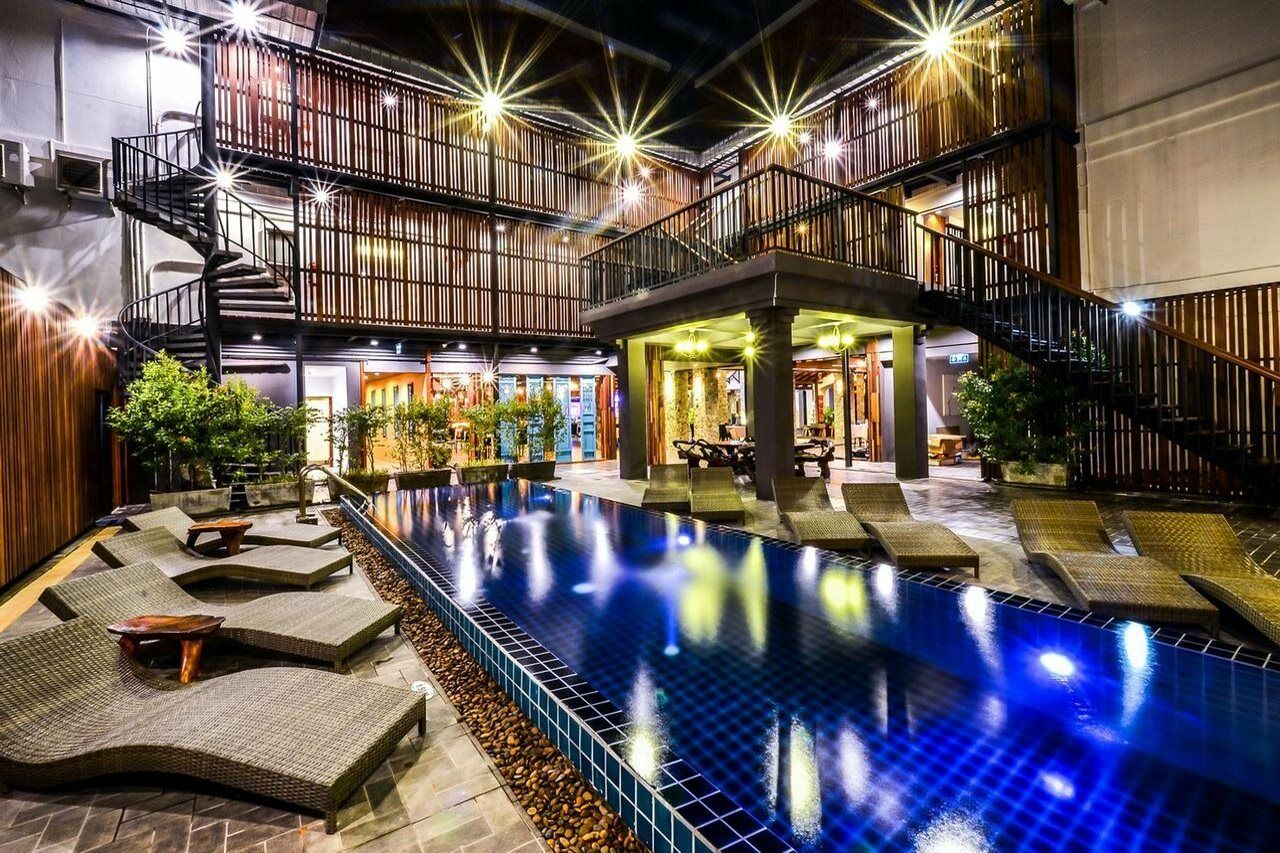 Lap Roi Karon Beachfront By Shanaya Esterno foto
